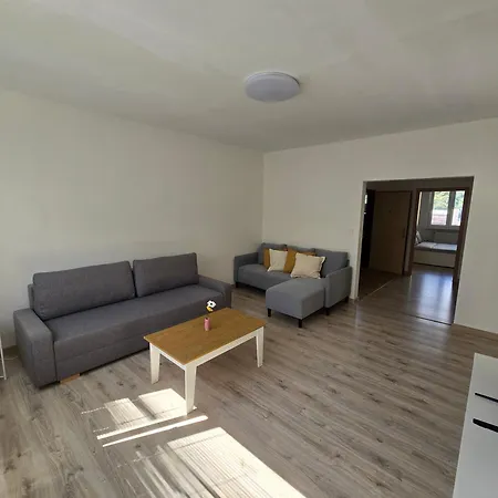 Cozy Urban - 2br - Sleeps 6 - Near Old Town Apartmán