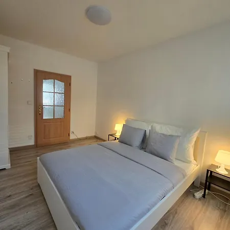 Apartmán Cozy Urban - 2br - Sleeps 6 - Near Old Town Bratislava