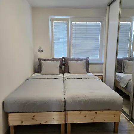 Cozy Urban - 2br - Sleeps 6 - Near Old Town Bratislava