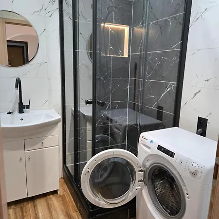 Cozy Urban - 2br - Sleeps 6 - Near Old Town Bratislava